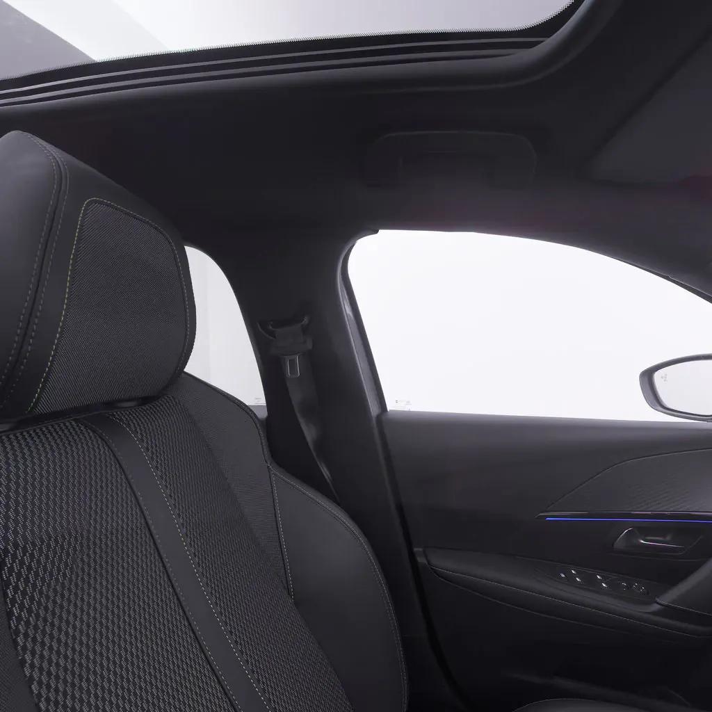 Peugeot 208 Marseille vue 4 Peugeot 208 en leasing sans apport à Marseille — vue 4